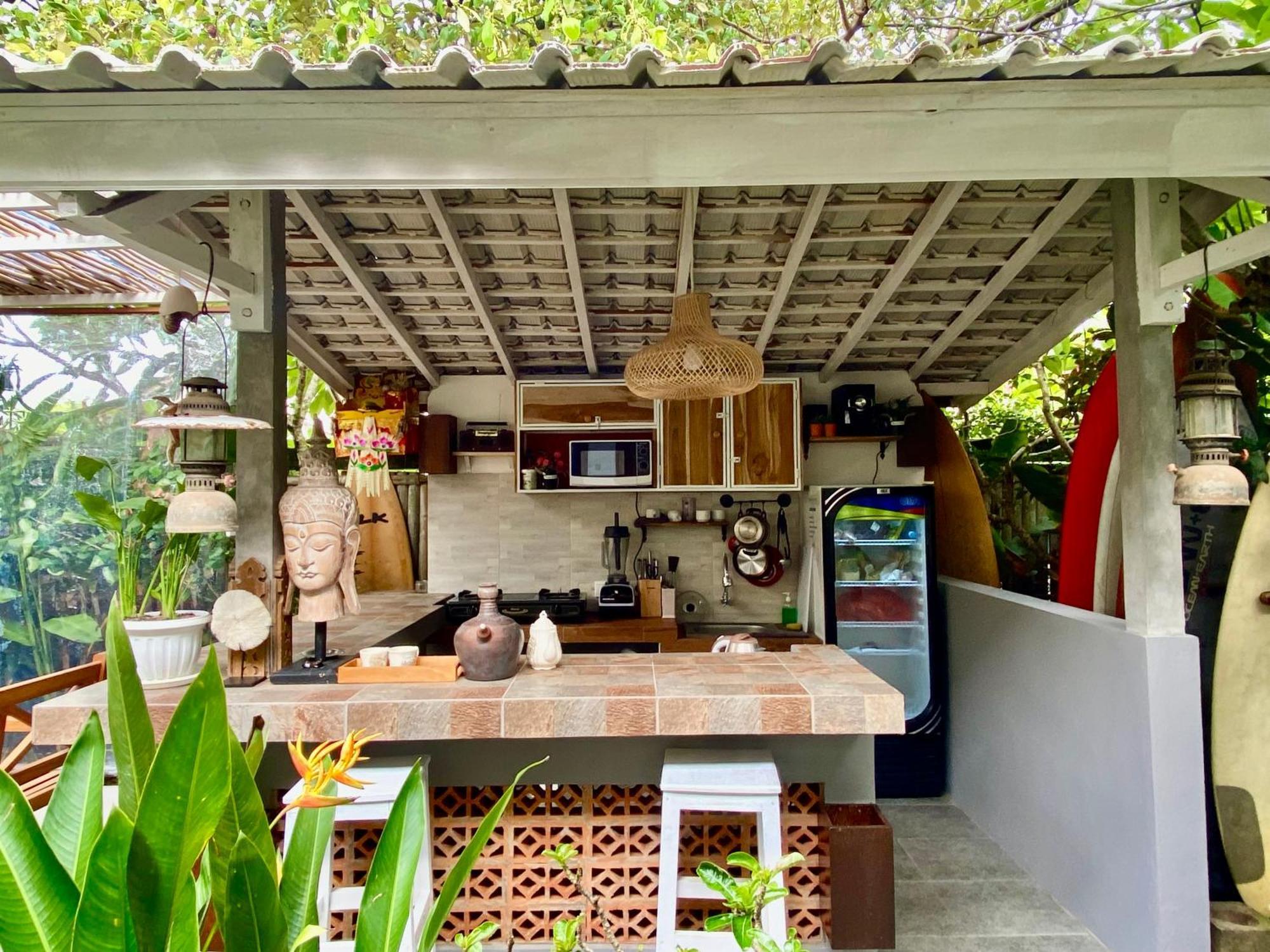 Blue Waves Balangan Homestay 乌鲁瓦图 外观 照片