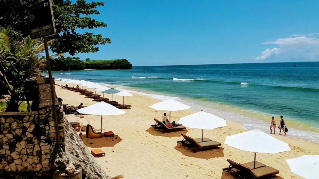 Blue Waves Balangan Homestay 乌鲁瓦图 外观 照片